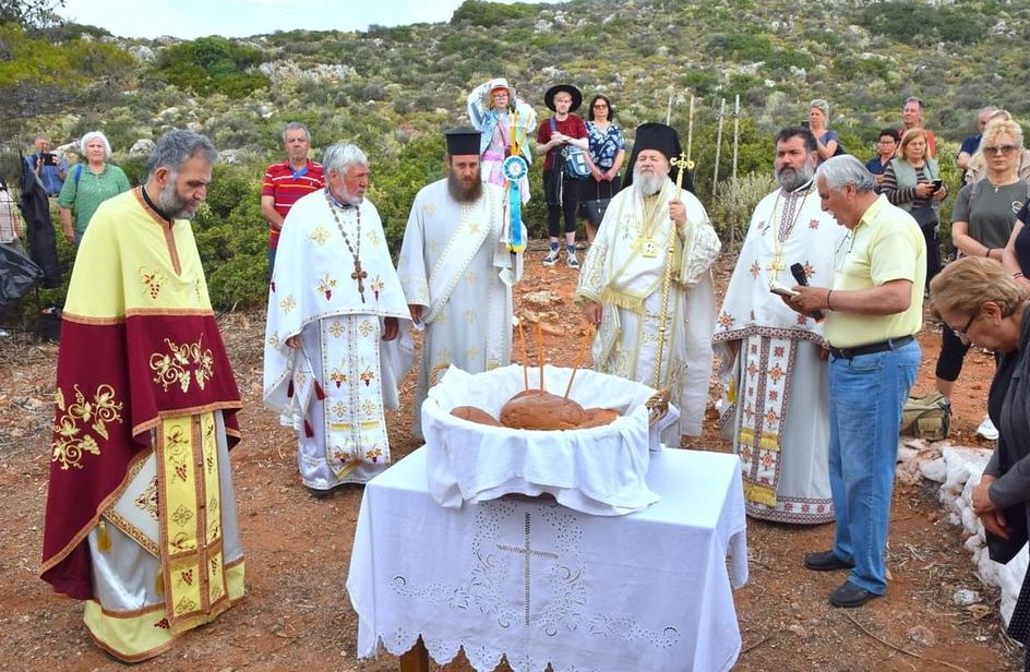 Χανιά: Θεία Λειτουργία στο νησάκι Θεοδωρού με τη μεγάλη οικολογική σημασία