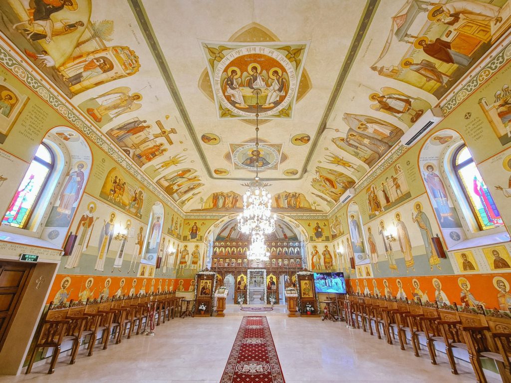 Οι μορφές 178 Ρουμάνων Αγίων σε ναό στο Κλουζ (ΦΩΤΟ)