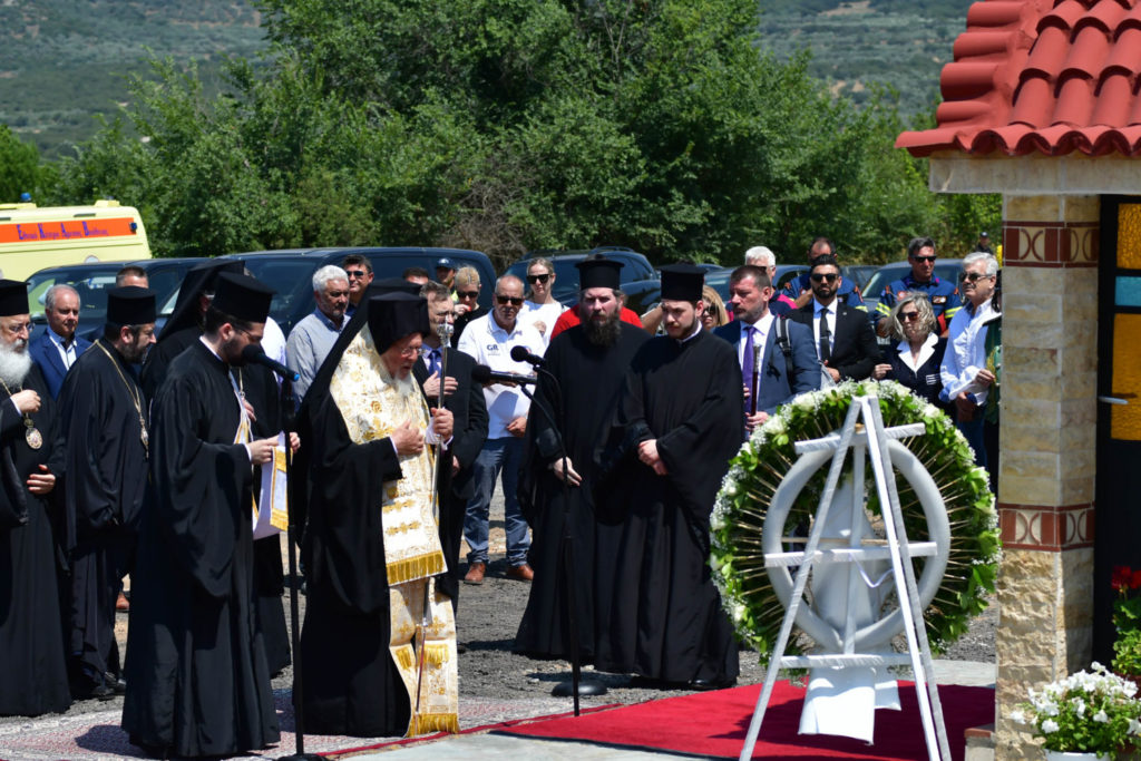 Ο Οικουμενικός Πατριάρχης τέλεσε Τρισάγιο στον τόπο του σιδηροδρομικού δυστυχήματος στα Τέμπη (ΒΙΝΤΕΟ)