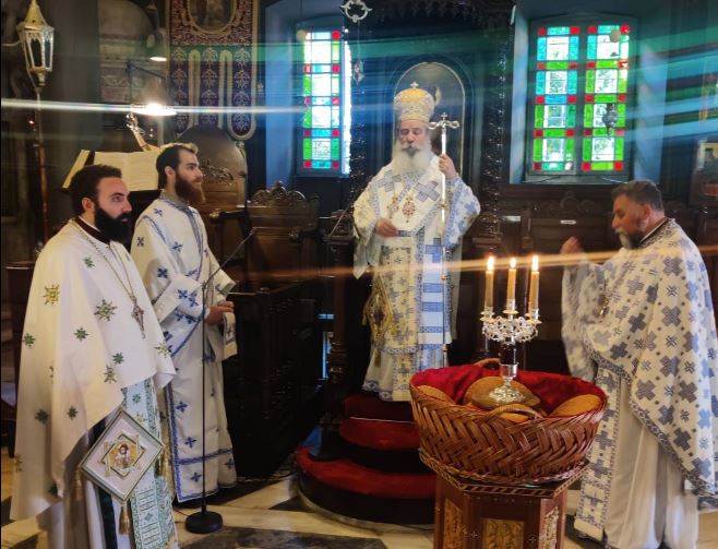Ο Μητροπολίτης Εφραίμ στην εορτή Συνάξεως των 8 Αγίων προστατών της Ύδρας