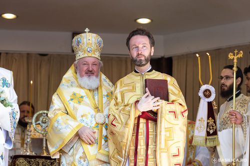 Новости Румыния: бывший посол в Ватикане стал священником