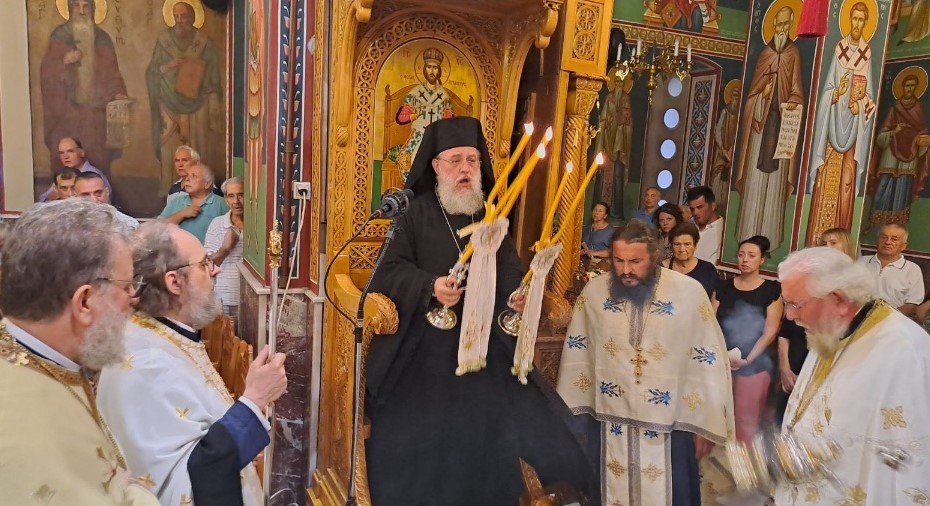 Ο Μητροπολίτης Κηφισίας στον πανηγυρίζοντα Ι.Ν. Αγίας Παρασκευής Καπανδριτίου