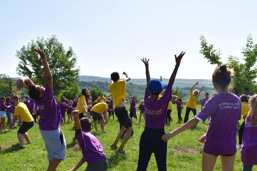 Румънски епархии организират летни лагери за хиляди деца