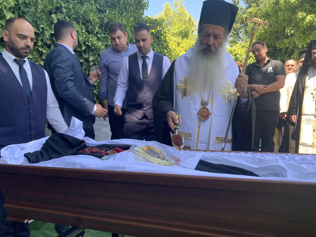 Η Εξόδιος Ακολουθία της μακαριστής Καθηγουμένης Γερόντισσας Θεολογίας στη Μαλεσίνα