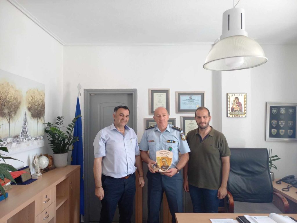 Αντιπροσωπεία του Σωματείου Ιεροψαλτών Τρικάλων στον Αστυνομικό Διευθυντή Τρικάλων