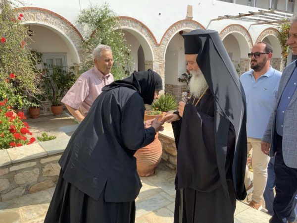 Ο Μητροπολίτης Ύδρας στην εορτάζουσα Ιερά Μονή των Αγίων Αναργύρων Ερμιόνης