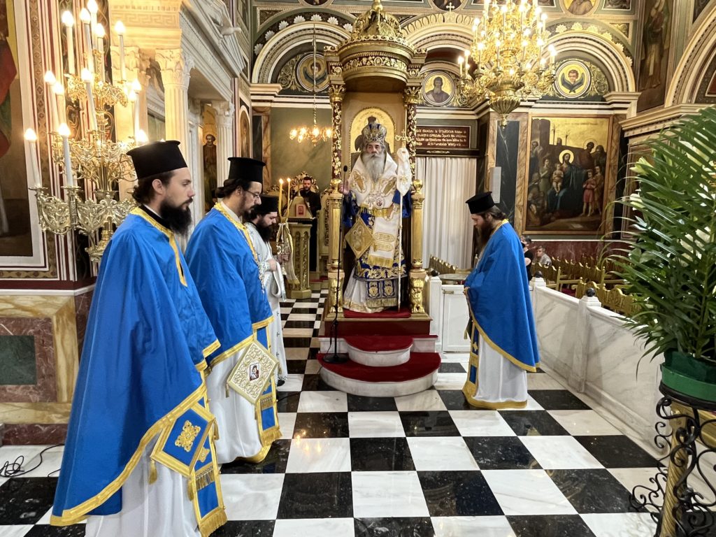 Η Σύναξη της Παναγίας Τριχερούσας στον Πειραιά