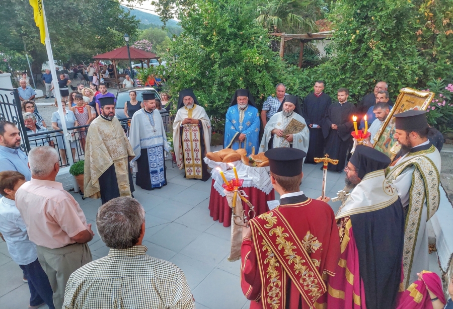 Μαρωνείας Παντελεήμων: “Να αποβλέπουμε στον ουρανό και να μην είμαστε στραμμένοι μόνο στα γήινα”