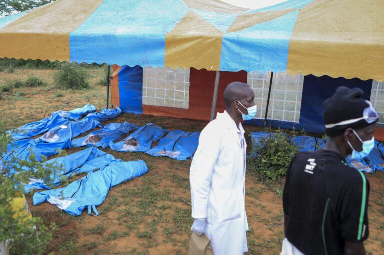 Κένυα: Πάνω από 400 τα θύματα της αίρεσης που προέτρεπε τους πιστούς να νηστέψουν μέχρι θανάτου