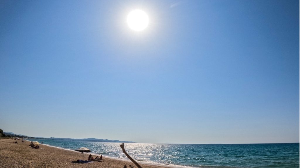 Καιρός: Ηλιοφάνεια σε όλη τη χώρα – Άνοδος της θερμοκρασίας από την Τετάρτη