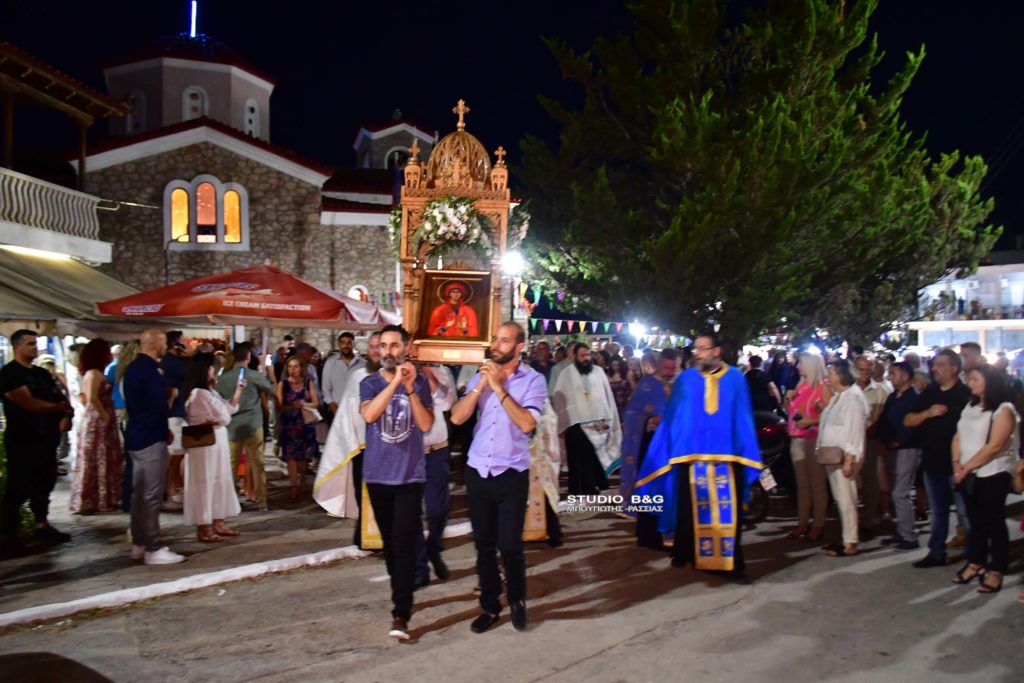 Λιτάνευση ιεράς εικόνας Αγίας Μαρίνας στο Νέο Ροεινό Αργολίδας