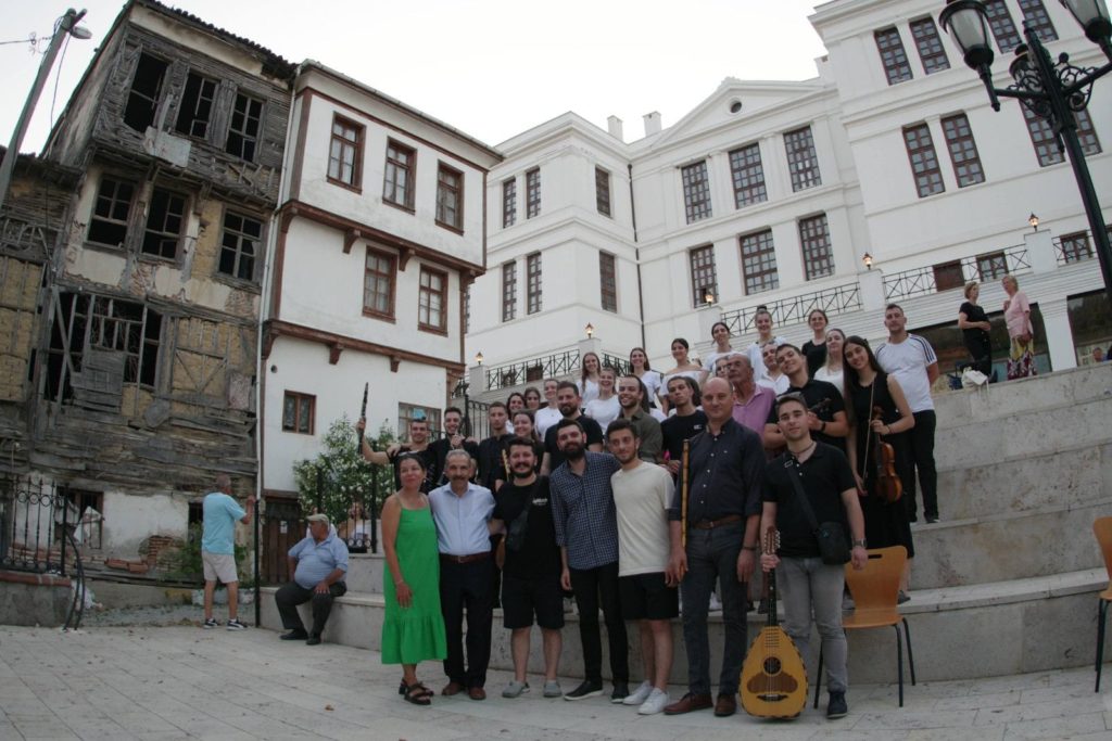 Η χορωδία «Εμμέλεια» από το Αγρίνιο στην Προύσα (ΒΙΝΤΕΟ/ΦΩΤΟ)