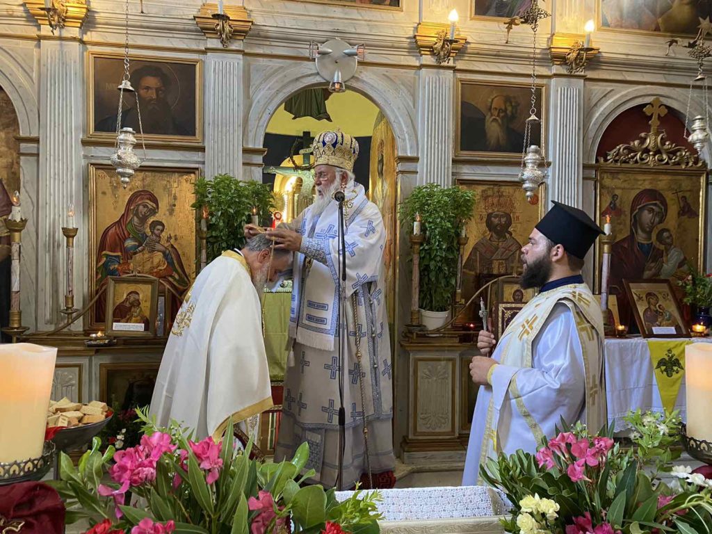 Ο Μητροπολίτης Κερκύρας προχείρισε εις πρωτοπρεσβύτερον τον π. Σπυρίδωνα Μακρή