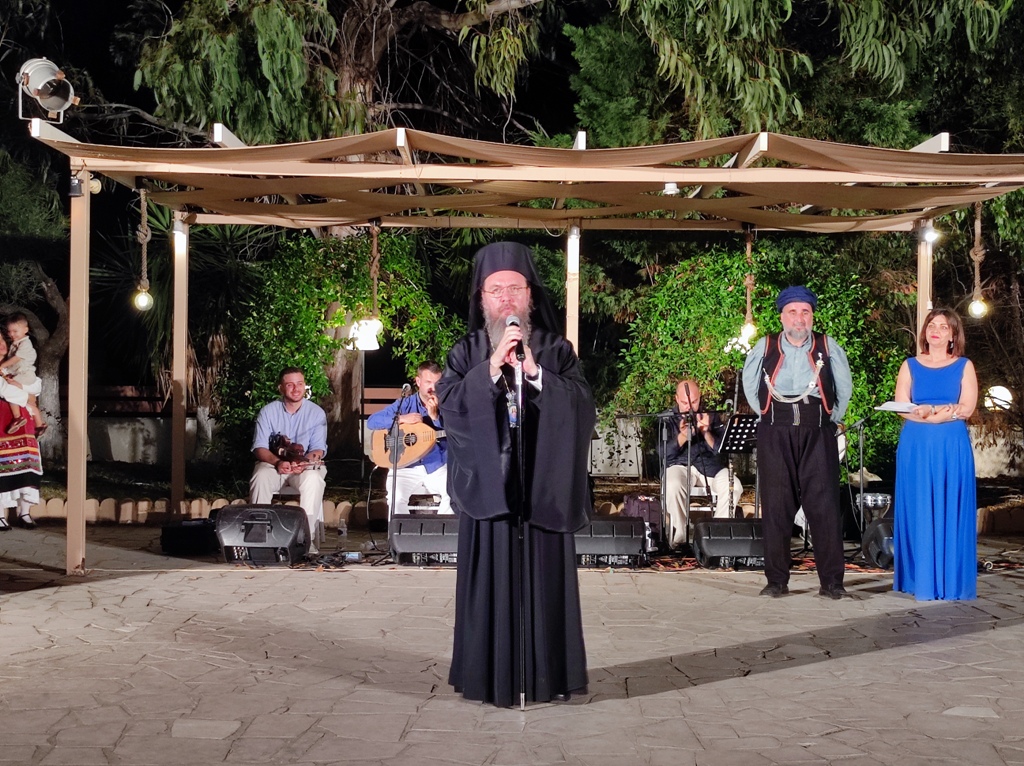 Αιτωλίας Δαμασκηνός: «Ο Έλληνας έχει το μεγαλείο να τραγουδά και να χορεύει όλα τα γεγονότα της ζωής του»