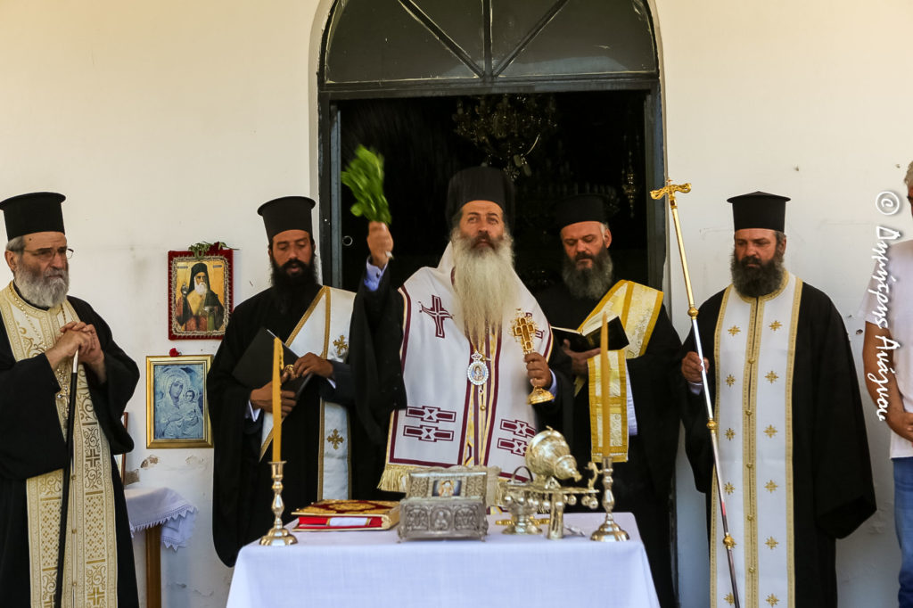 Ο Μητροπολίτης Φθιώτιδος τέλεσε τον Αγιασμό για την έναρξη εργασιών αποκατάστασης Ι. Ναού στο Νοσοκομείο Λαμίας