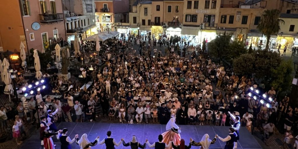 Μητρόπολη Κυδωνίας: Αγκάλιασε με χορούς και τραγούδια Κρητικόπουλα της Αυστραλίας