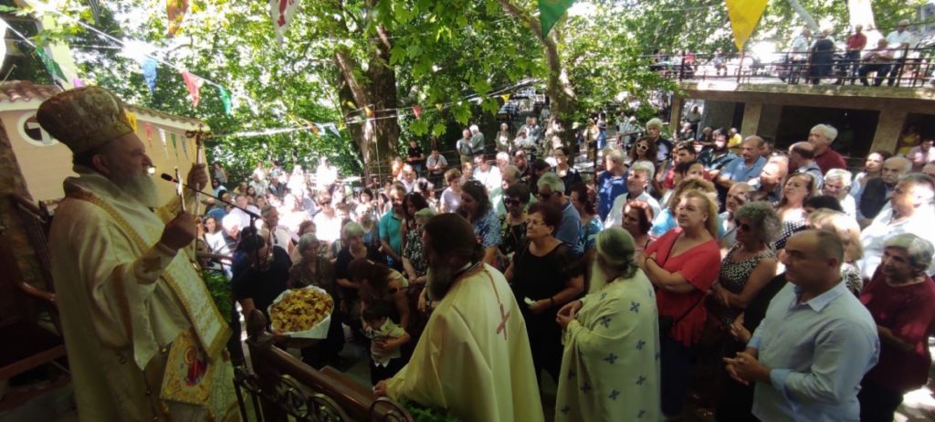 Ο Μητροπολίτης Χαλκίδος στα Καμπιά Διρφύων για την εορτή της Αγίας Κυριακής