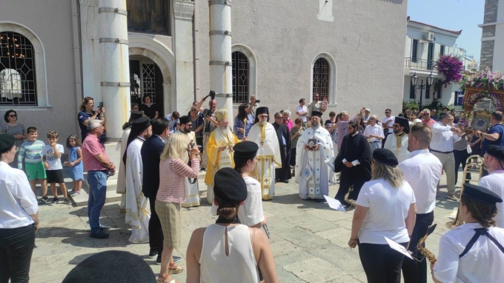 Η Σκιάθος τίμησε την πολιούχο της Παναγία Εικονίστρια