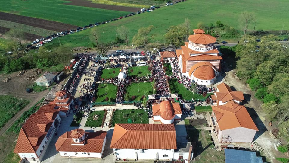 Hram la Mănăstirea Pantocrator: Vor fi aduse moaștele Sfintei Mucenițe Marina