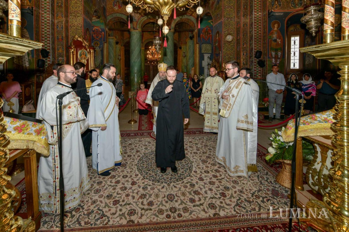 Bucuria slujirii la Mănăstirea Radu Vodă din București - Ορθοδοξία News ...