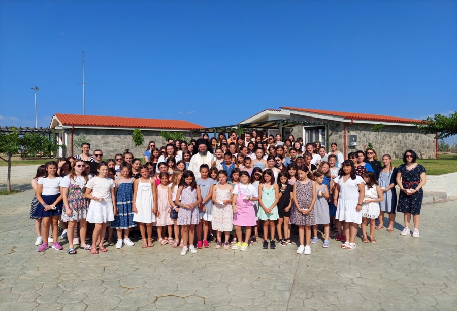 Ο Μητροπολίτης Μαρωνείας σε κατασκήνωση θηλέων στο Κρυονέρι Ροδόπης