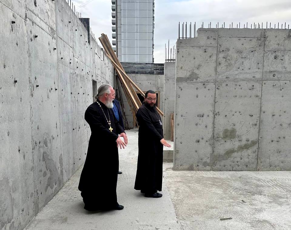 АРХИЕПИСКОП ЕГОРЬЕВСКИЙ МАТВЕЙ ПРОИНСПЕКТИРОВАЛ ХОД СТРОИТЕЛЬСТВА ХРАМА ПРЕПОДОБНОГО ПАИСИЯ СВЯТОГОРЦА В ВЫХИНЕ