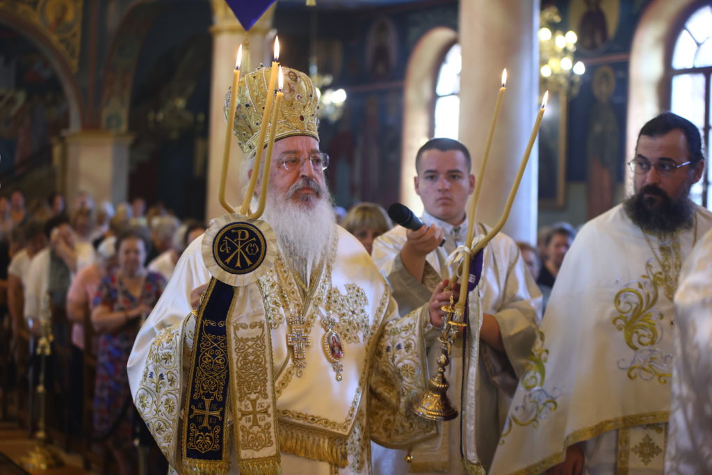 Φωτορεπορτάζ ope.gr: Ο Κασσανδρείας Νικόδημος λειτούργησε στον Προφήτη Ηλία στην Πυλαία