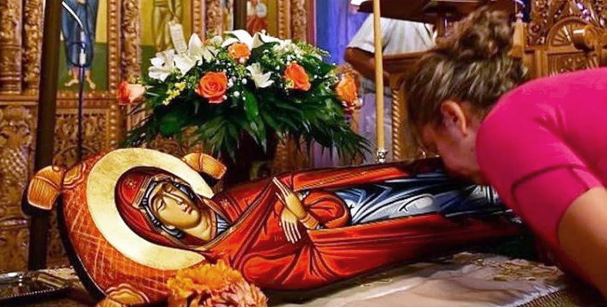 Το Πάσχα του Καλοκαιριού, η νηστεία του Δεκαπενταυγούστου και οι Παρακλήσεις στην Παναγία