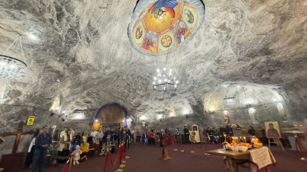 Liturghii de hram în biserica din subteranul Salinei Târgu Ocna