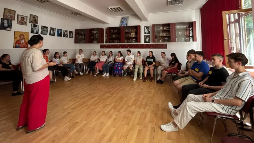 Iași: 50 de tineri bursieri participă la școala de vară Pro Vita