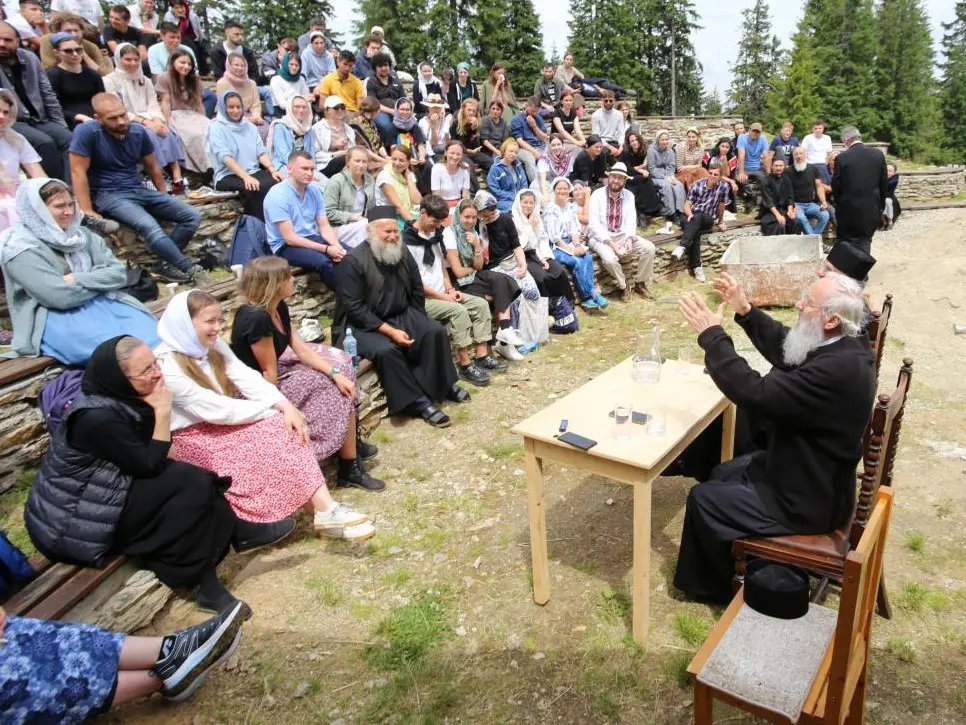 Tabăra Internațională de la Oașa: 180 de tineri români din diaspora participă la activități