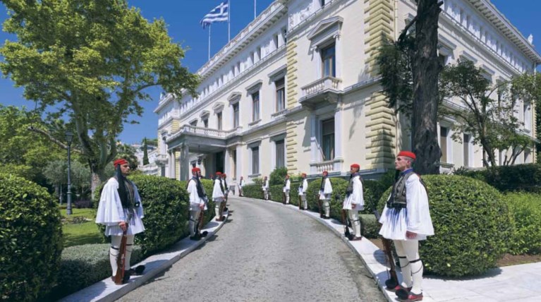 Ματαιώνεται η δεξίωση για την επέτειο της αποκατάστασης της Δημοκρατίας