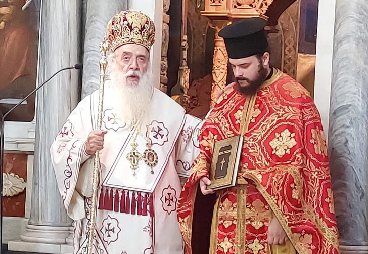 Χειροτονία Πρεσβυτέρου από τον Μητροπολίτη Σάμου