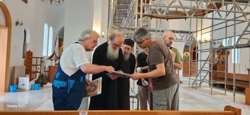 Έλληνες αγιογράφοι στην Κορέα για την αγιογράφηση ναού (ΦΩΤΟ)