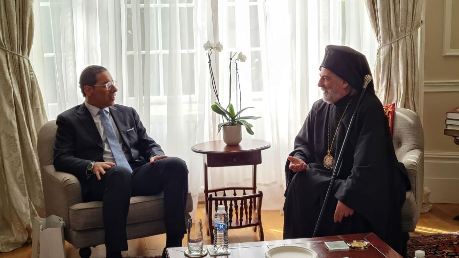 Με τον ΥΠΕΞ της Κύπρου είχε συνάντηση στο Λονδίνο ο Αρχιεπίσκοπος Θυατείρων