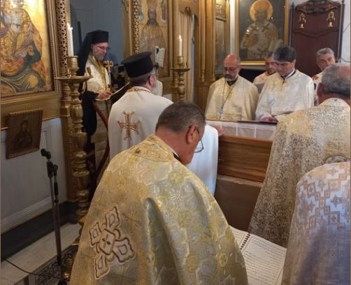 ‎خدمة جناز الكهنة راحة نفس الاب الياس المر – بتغرين