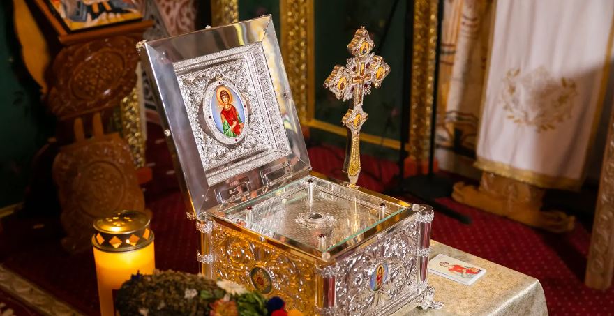 Moaștele Sf. Pantelimon din patrimoniul Parohiei Mărcuța vor fi scoase pentru prima dată spre închinare