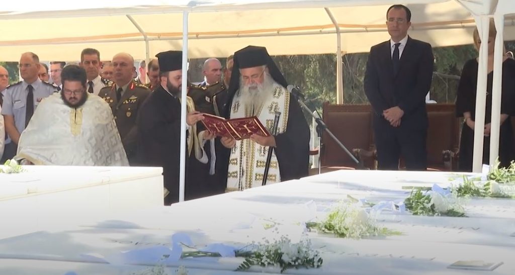 Κύπρος: 49 χρόνια μετά το Πραξικόπημα τίποτα δεν είναι δεδομένο – Ακούστηκαν σειρήνες μνήμης και επαγρύπνησης – Μνημόσυνο για τους πεσόντες