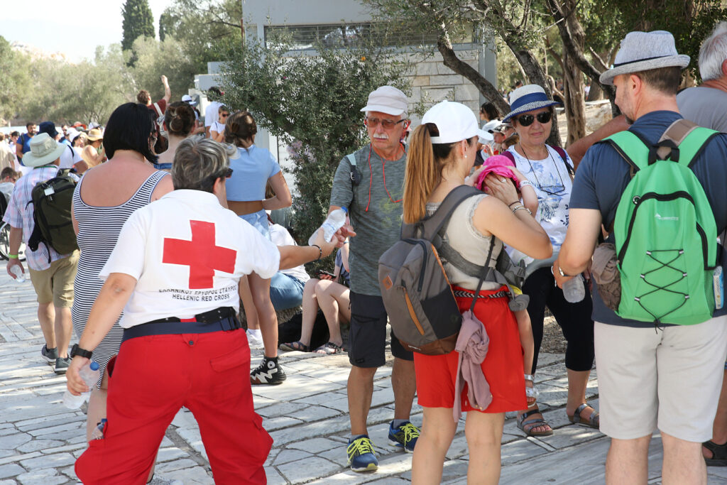 Σε κλοιό “Κλέων” και σήμερα η χώρα – Υψηλές θερμοκρασίες, κίνδυνος για πυρκαγιές