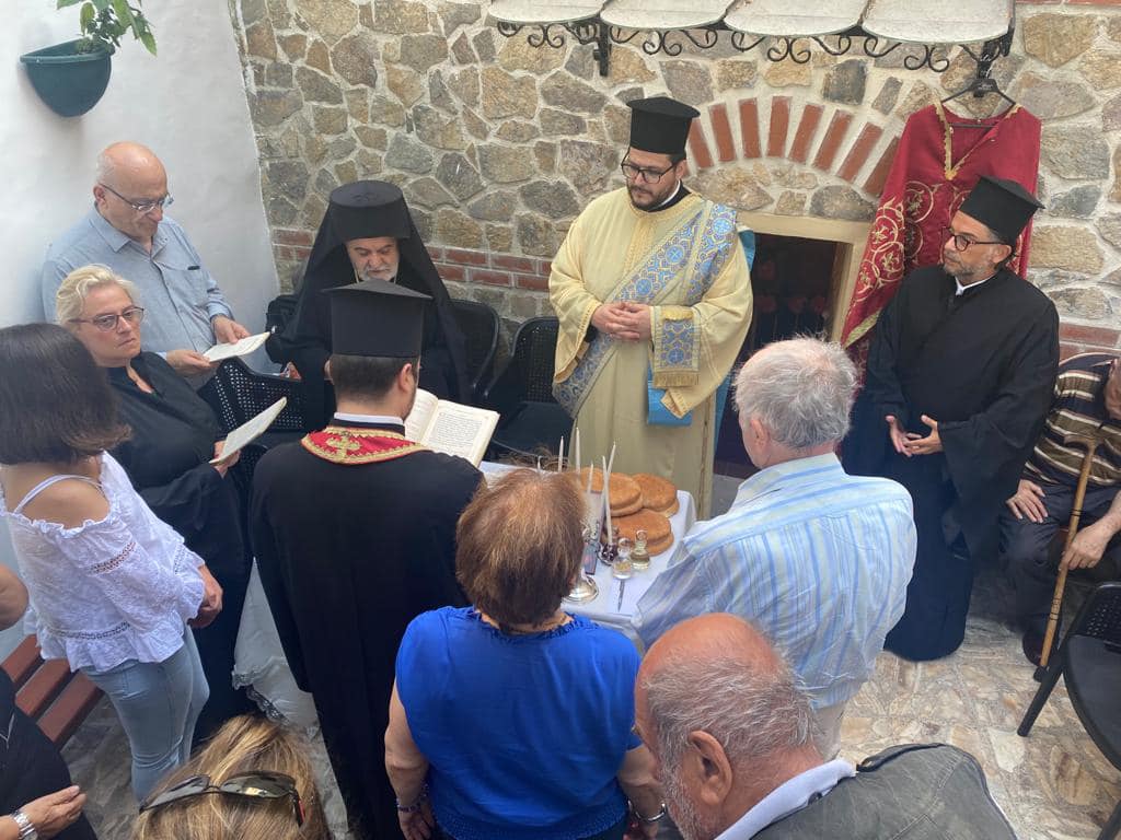 Πανηγυρίζει το Ιερό Αγίασμα της Αγίας Κυριακής Κιρέτσμπουρνου