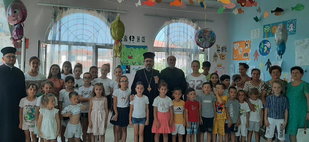 Αλβανία: Τα παιδιά μαθαίνουν στην κατασκήνωση για τη λειτουργική ζωή