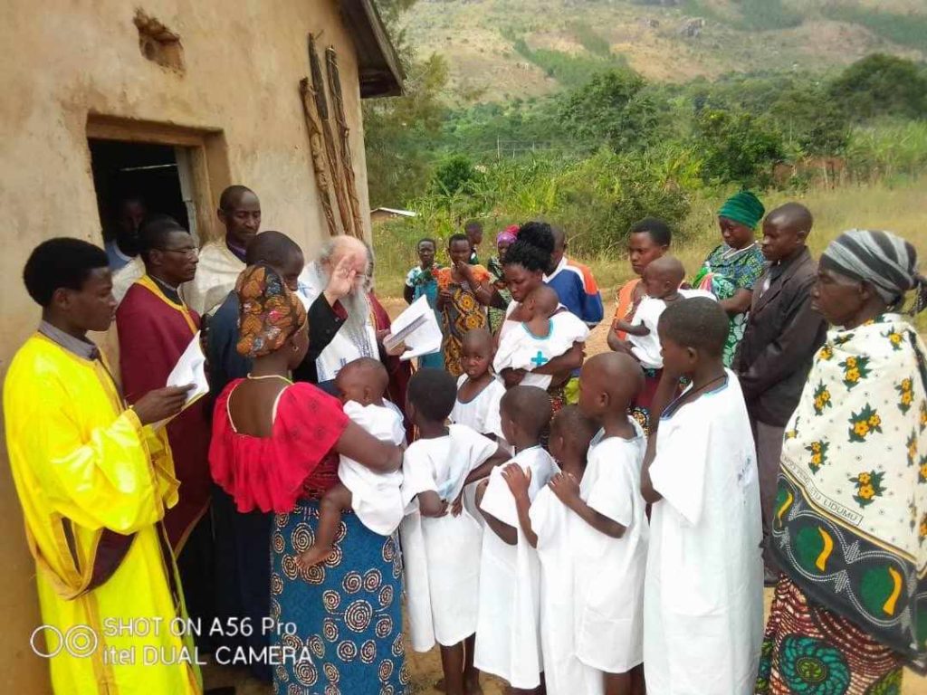 Οι Απόστολοι τιμήθηκαν με Ιεραποστολή και ομαδικές βαπτίσεις (ΦΩΤΟ)