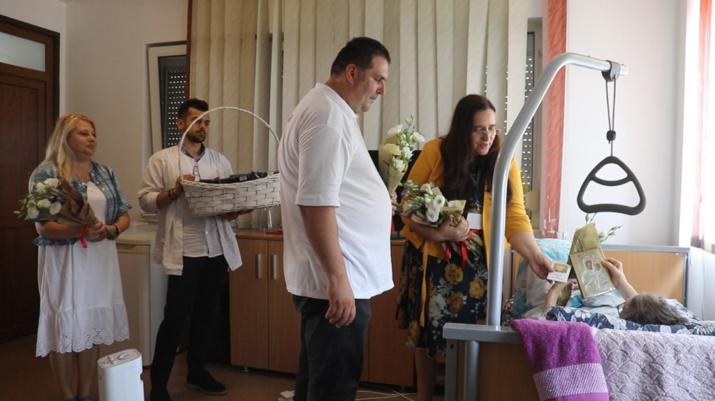 Πνευματικά δώρα για τους ασθενείς του Κέντρου “Άγιος Νεκτάριος” στο Βουκουρέστι