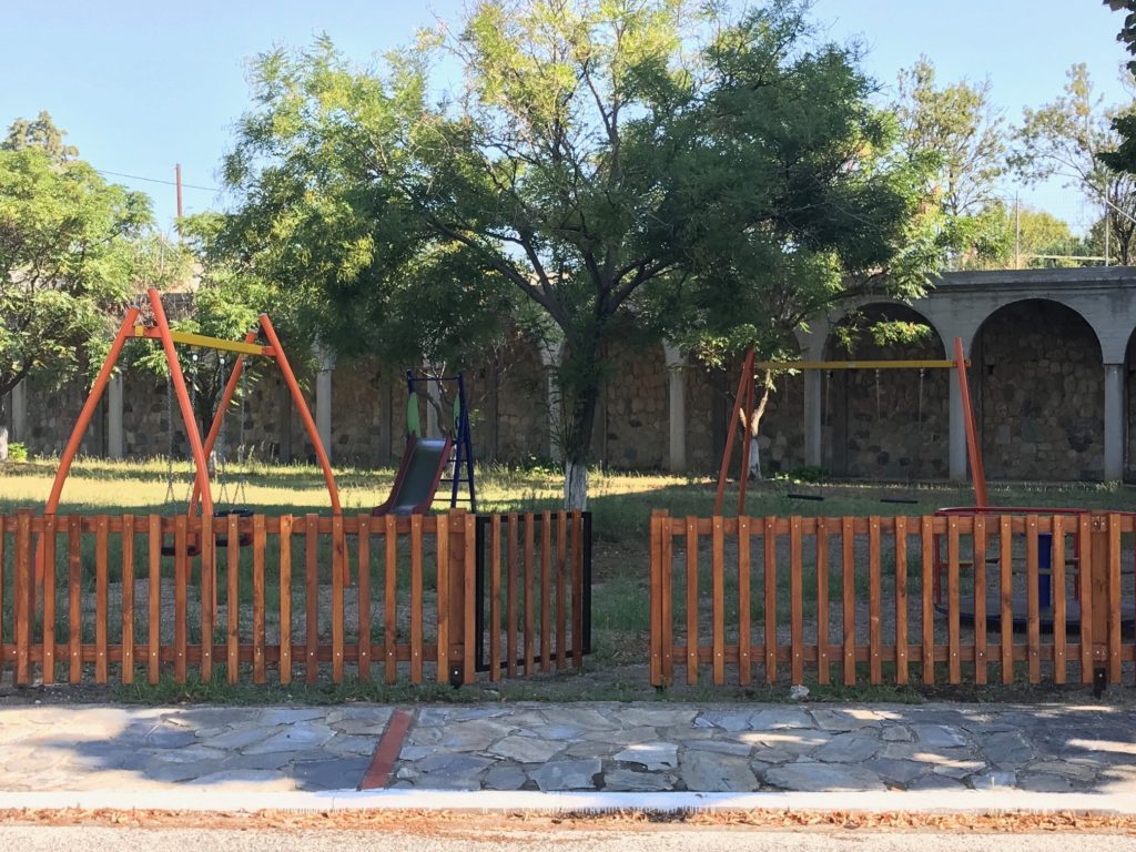 Σύγχρονες και ασφαλείς παιδικές χαρές στο συγκρότημα Εκκλησιαστικών Ιδρυμάτων της Ιεράς Μητροπόλεως Κίτρους