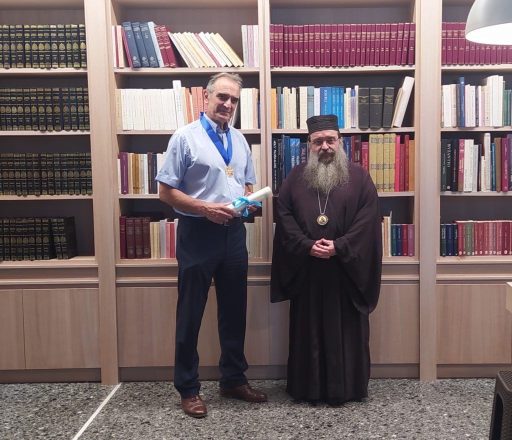 Ο Σταυρός του Αγίου Ισιδώρου στον καθηγητή Ταξιάρχη Κόλια