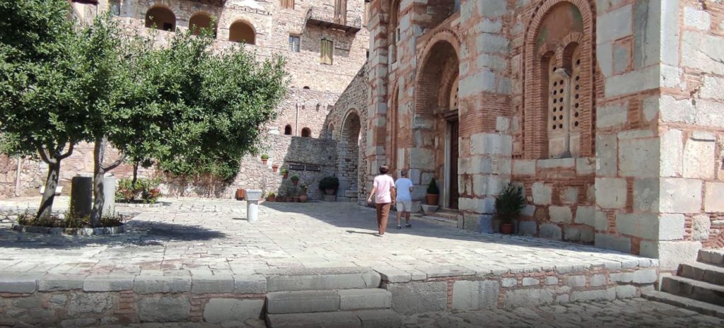 Ανοικτός για επισκέπτες και προσκυνητές ο Όσιος Λουκάς στην Βοιωτία