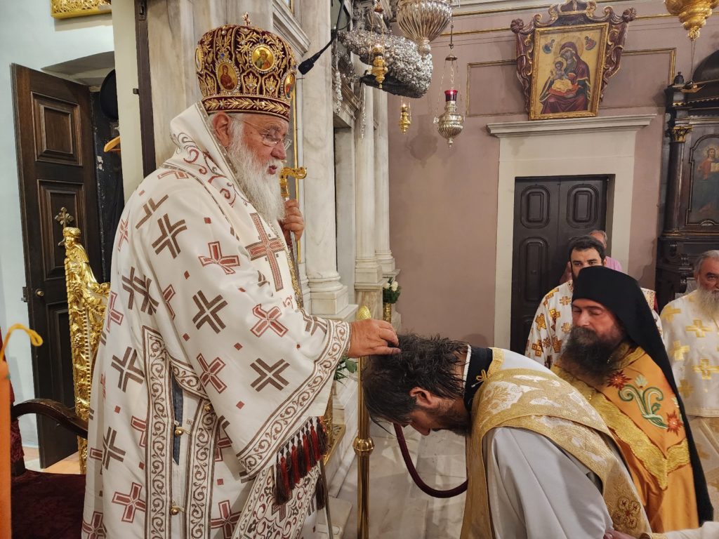 Χειροτονία πρεσβυτέρου στη Μητρόπολη Κερκύρας