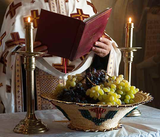 Aνήμερα της Μεταμορφώσεως του Σωτήρος ευλογούνται τα σταφύλια