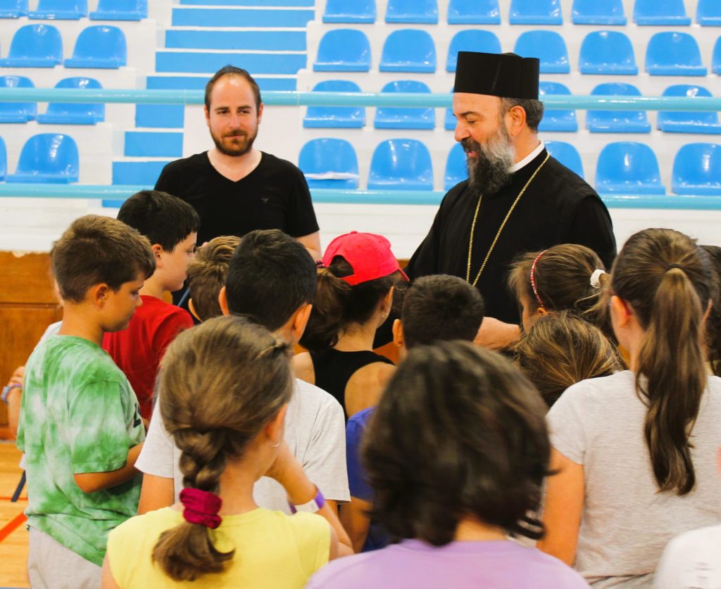 Κοινές δράσεις Ιεράς Μητροπόλεως Θήρας και Δήμου Θήρας για τη νεολαία