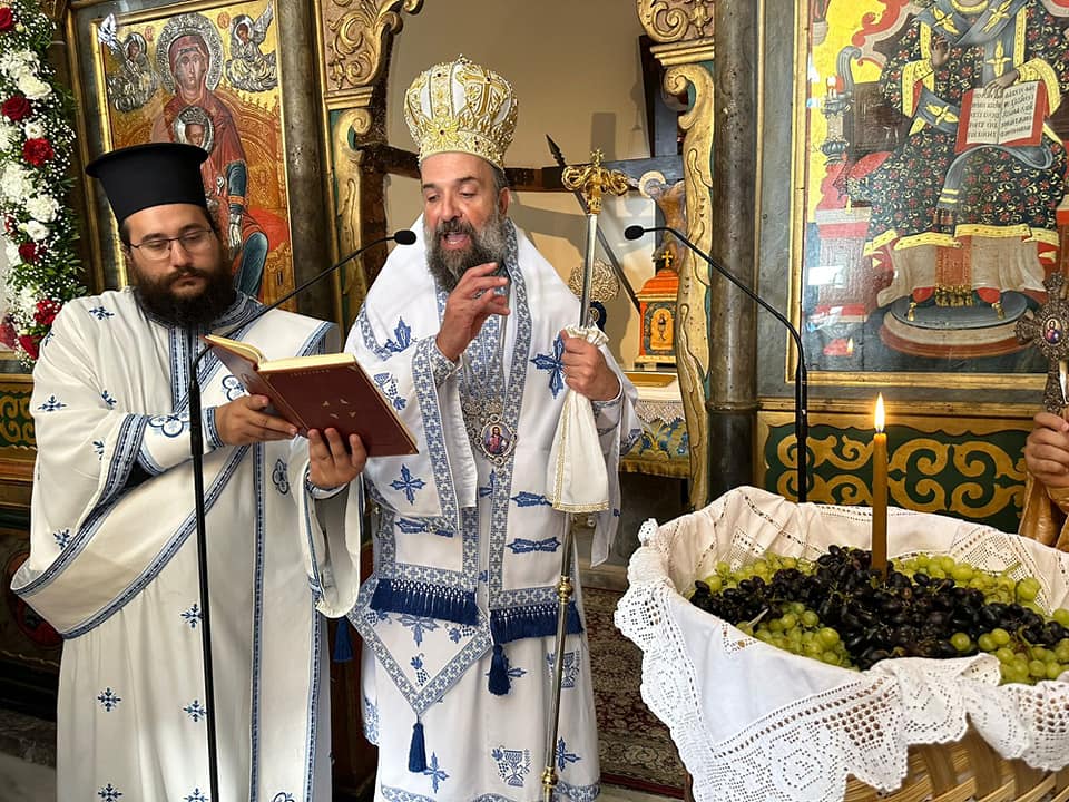 Η εορτή της Μεταμορφώσεως του Σωτήρος και η ευλογία της αμπέλου στη Σαντορίνη